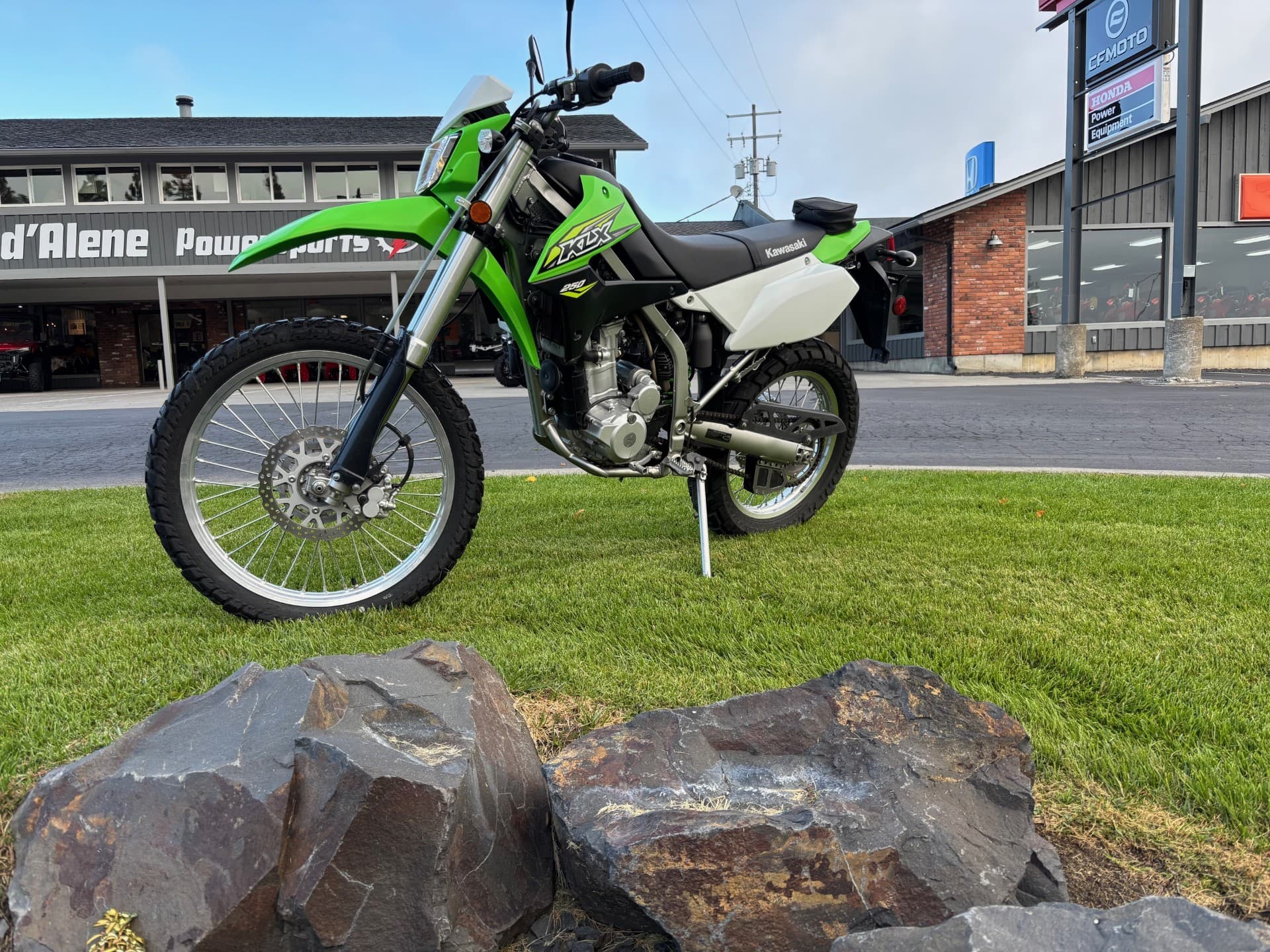 2018 Kawasaki KLX250SJFL-media-1